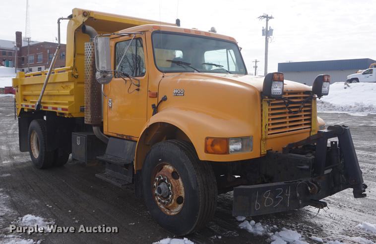 image for item DF7637 2002 International 4900 dump truck