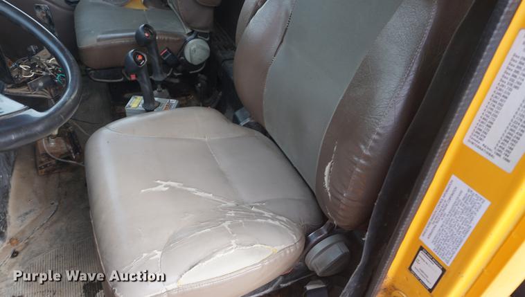 image for item DF7637 2002 International 4900 dump truck