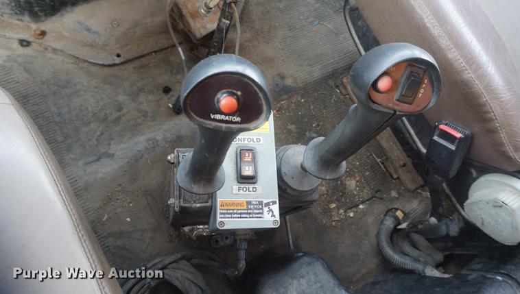 image for item DF7637 2002 International 4900 dump truck