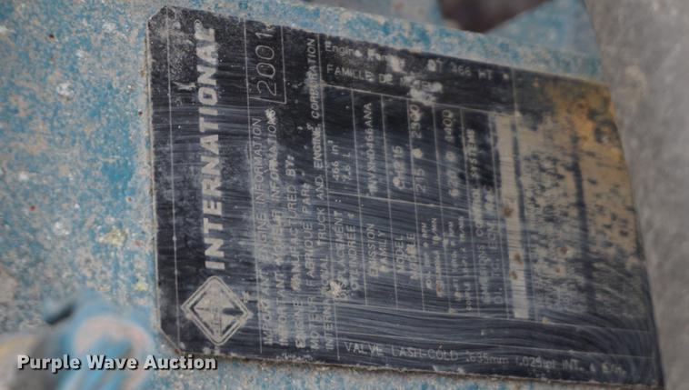 image for item DF7637 2002 International 4900 dump truck