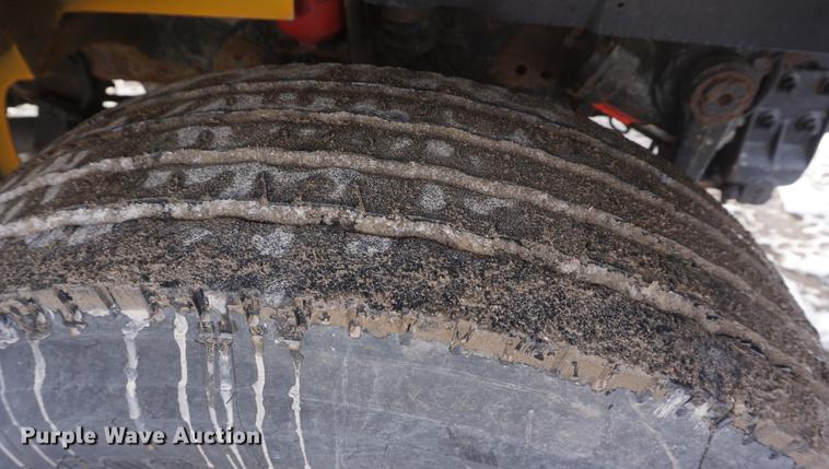 image for item DF7637 2002 International 4900 dump truck