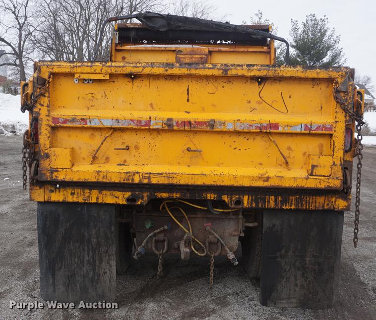 image for item DF7638 2002 International 4900 Crew Cab dump truck