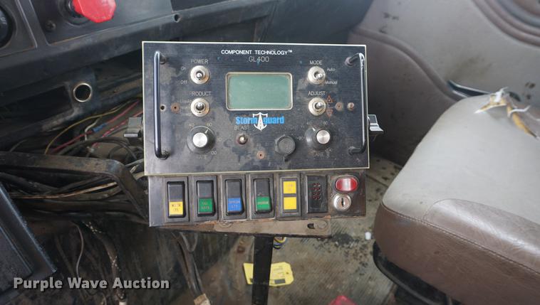 image for item DF7638 2002 International 4900 Crew Cab dump truck