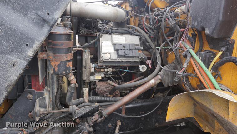 image for item DF7638 2002 International 4900 Crew Cab dump truck