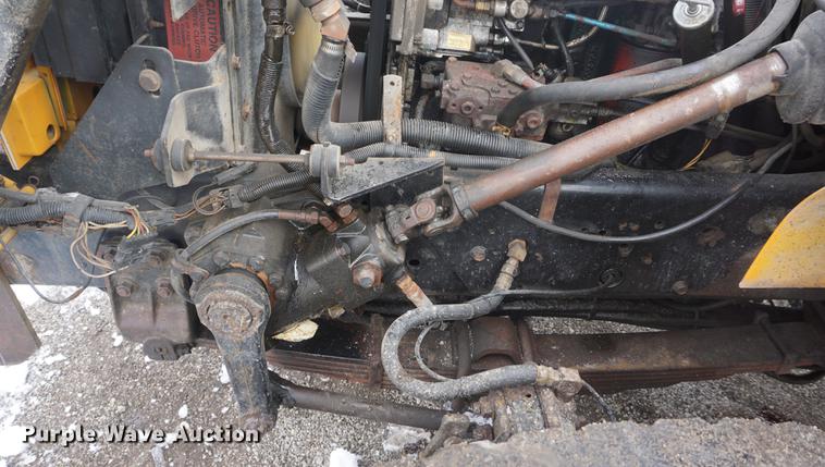 image for item DF7638 2002 International 4900 Crew Cab dump truck