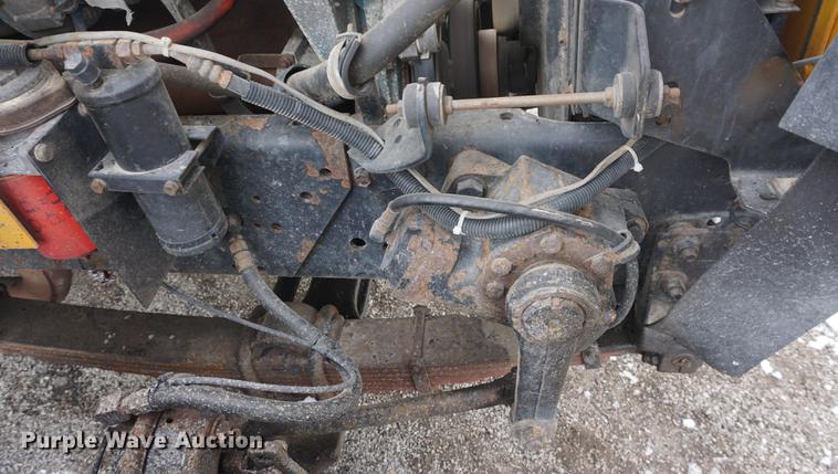 image for item DF7638 2002 International 4900 Crew Cab dump truck