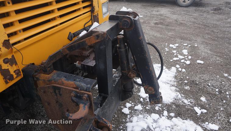 image for item DF7638 2002 International 4900 Crew Cab dump truck