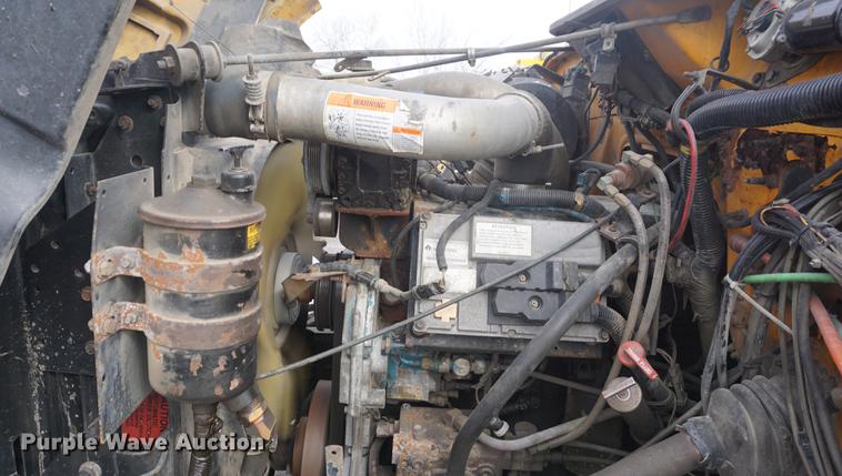 image for item DF7639 2002 International 4900 dump truck