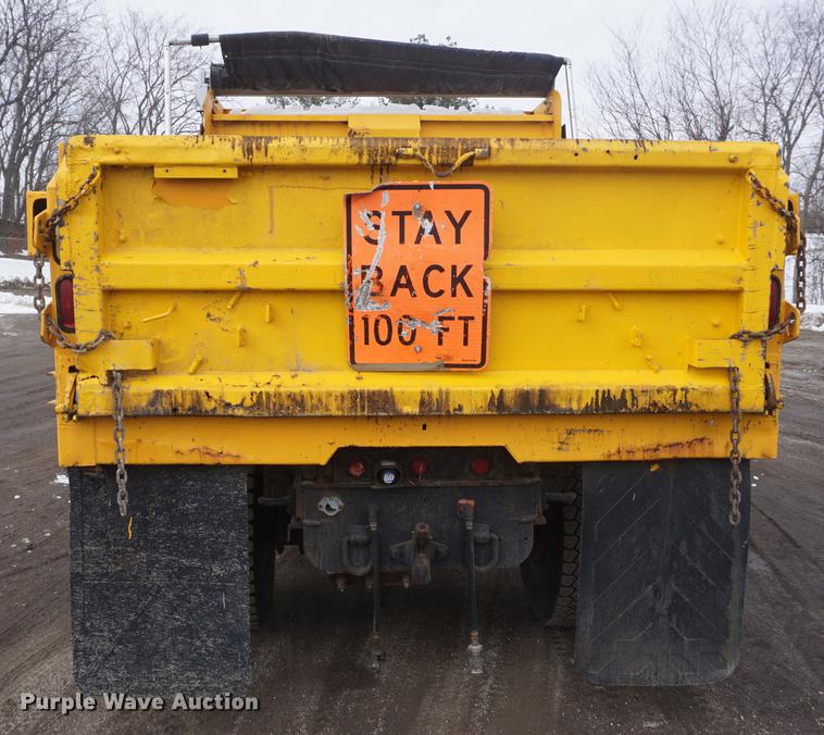 image for item DF7640 2002 International 4900 dump truck