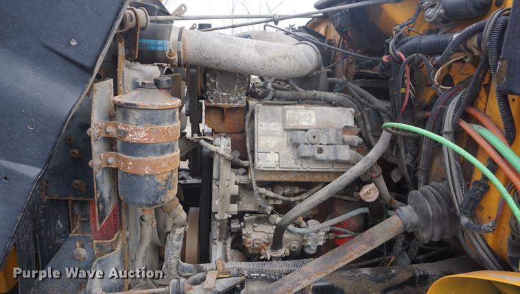 image for item DF7640 2002 International 4900 dump truck