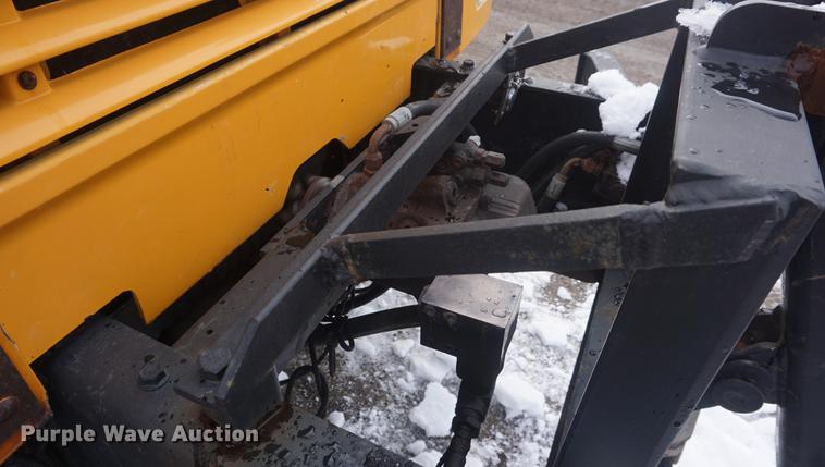 image for item DF7640 2002 International 4900 dump truck