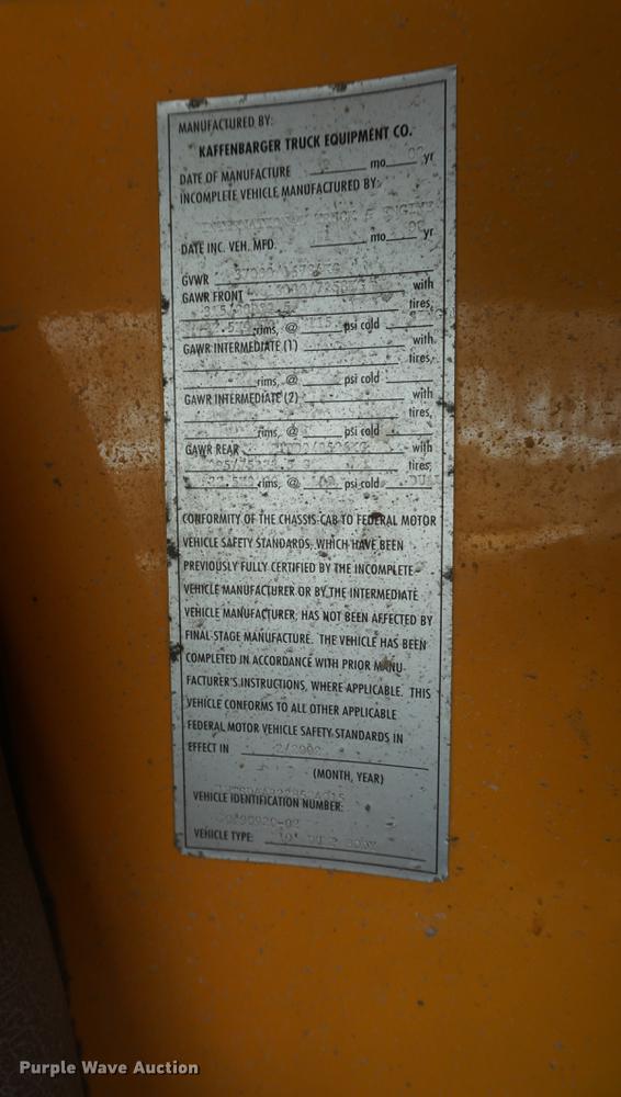 image for item DF7640 2002 International 4900 dump truck