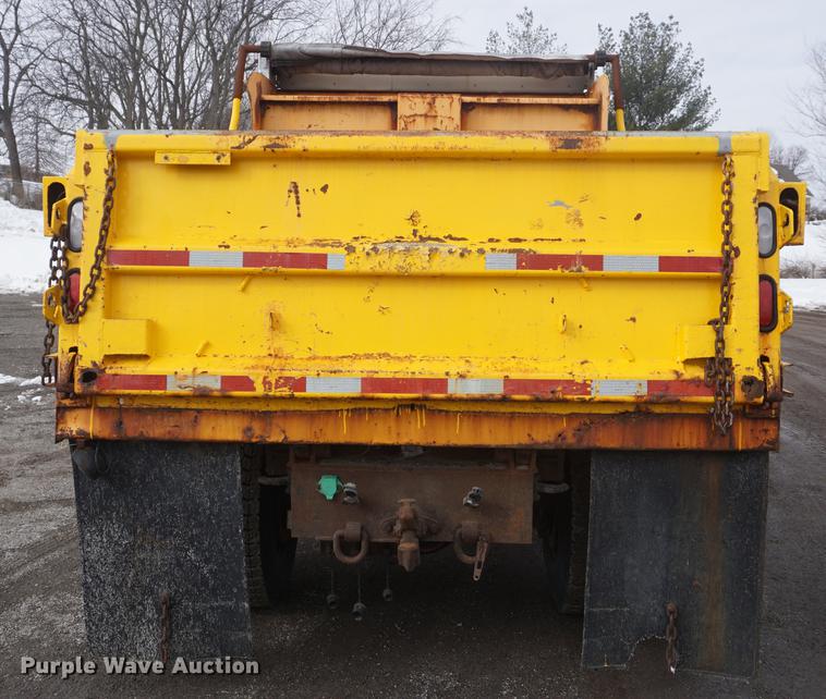 image for item DF7641 2001 International 4900 dump truck