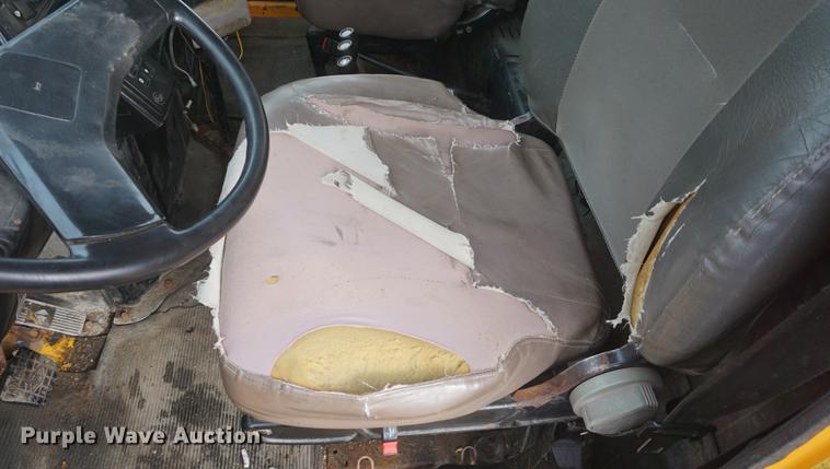 image for item DF7641 2001 International 4900 dump truck