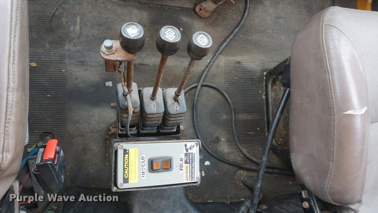 image for item DF7641 2001 International 4900 dump truck