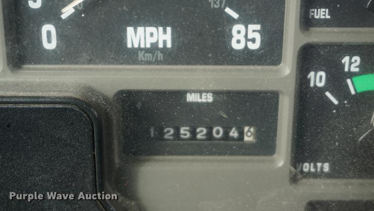 image for item DF7641 2001 International 4900 dump truck