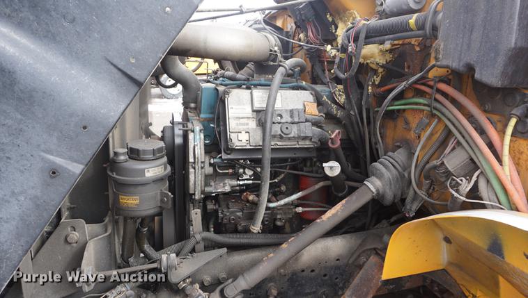 image for item DF7641 2001 International 4900 dump truck