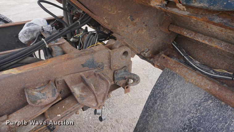 image for item DF7641 2001 International 4900 dump truck