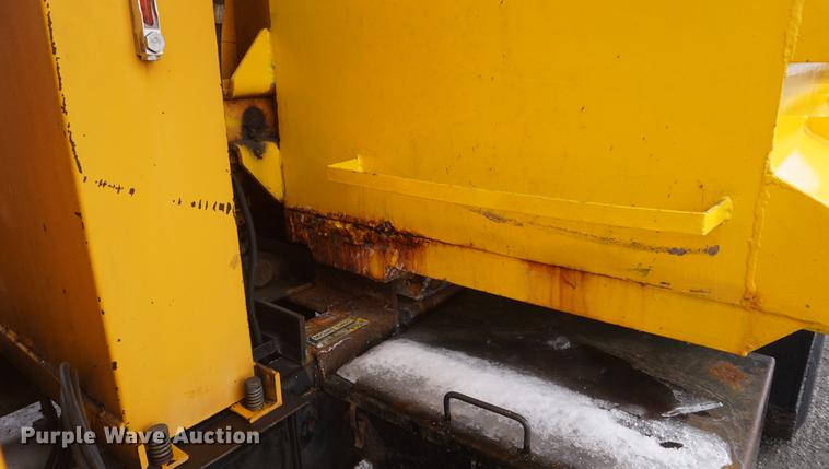 image for item DF7641 2001 International 4900 dump truck