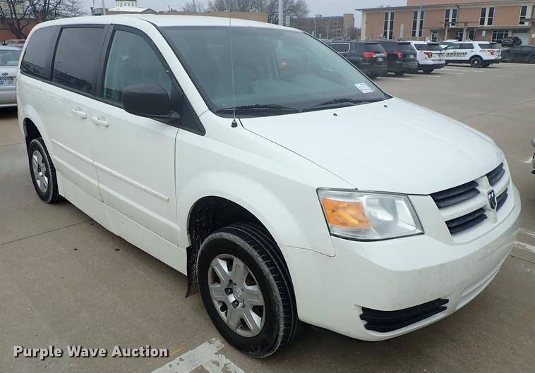 image for item DF8758 2009 Dodge Grand Caravan van