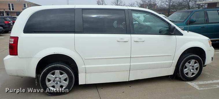 image for item DF8758 2009 Dodge Grand Caravan van