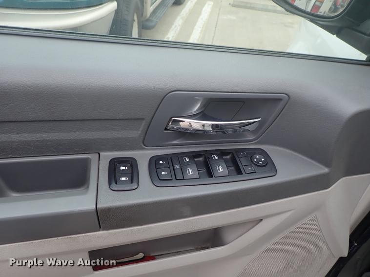 image for item DF8758 2009 Dodge Grand Caravan van