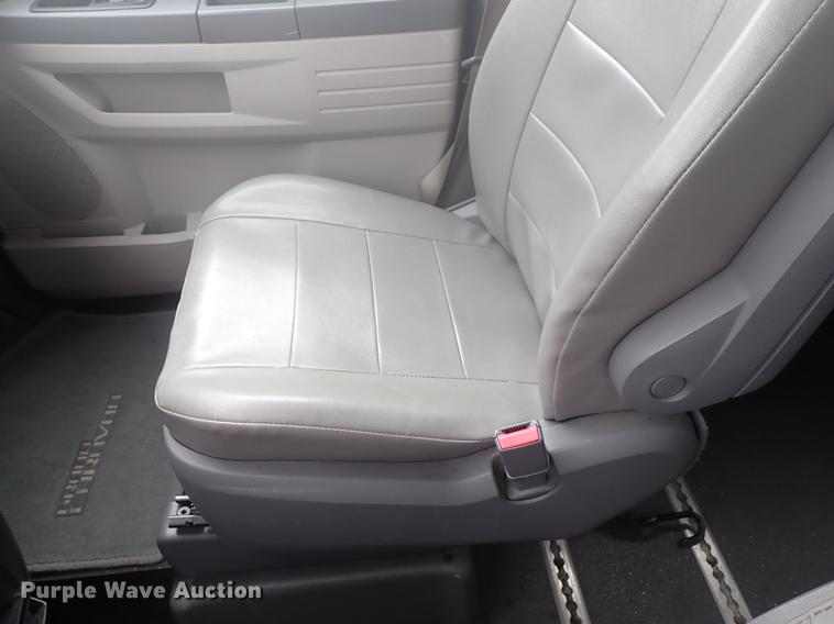 image for item DF8758 2009 Dodge Grand Caravan van