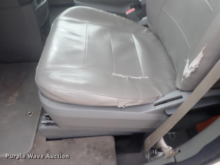 image for item DF8758 2009 Dodge Grand Caravan van