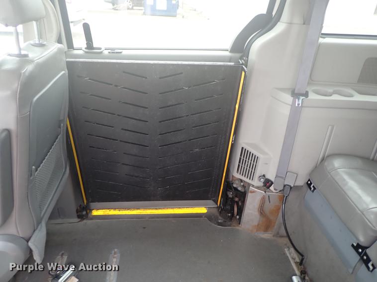 image for item DF8758 2009 Dodge Grand Caravan van
