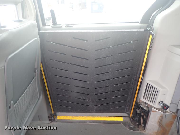 image for item DF8758 2009 Dodge Grand Caravan van