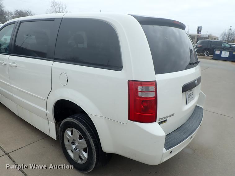 image for item DF8758 2009 Dodge Grand Caravan van