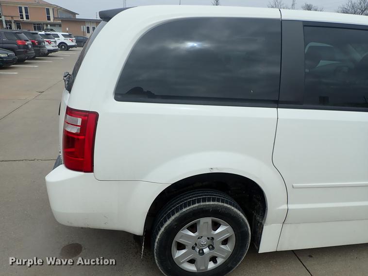 image for item DF8758 2009 Dodge Grand Caravan van