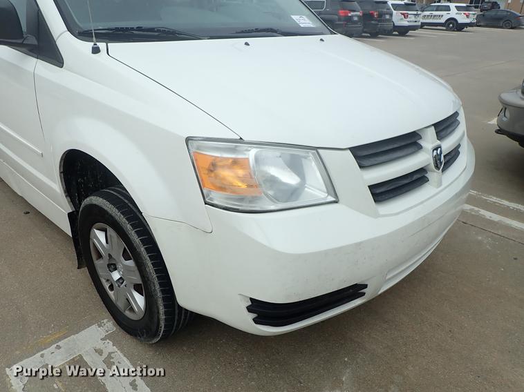 image for item DF8758 2009 Dodge Grand Caravan van