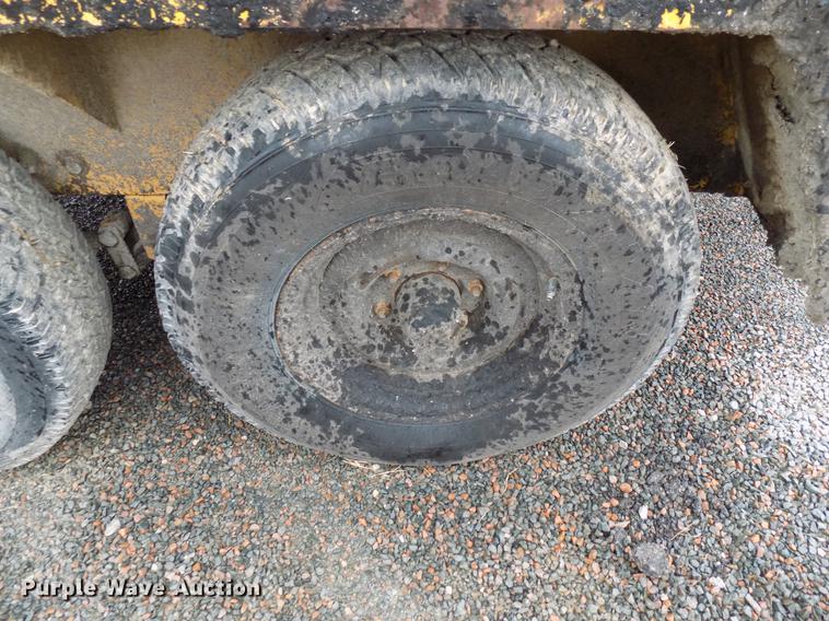 image for item DG3345 Rosco RA-200 pot hole patcher