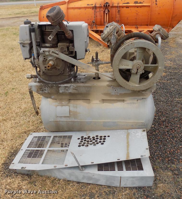 image for item DG3348 1994 Ingersoll Rand 242F10G air compressor