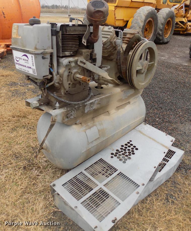 image for item DG3348 1994 Ingersoll Rand 242F10G air compressor