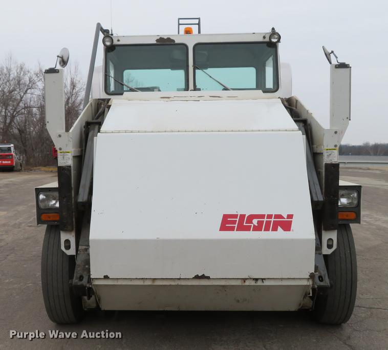 image for item DG3876 2006 Elgin Pelican street sweeper