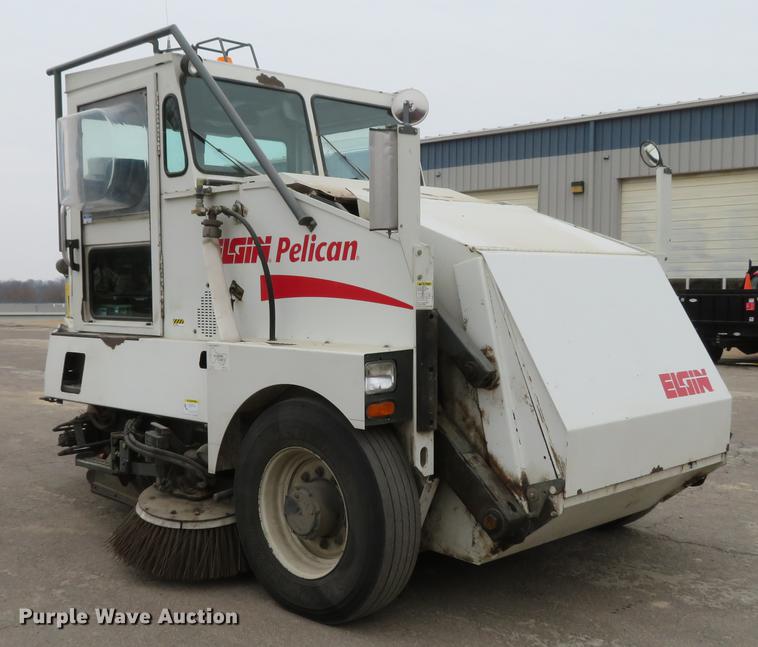 image for item DG3876 2006 Elgin Pelican street sweeper
