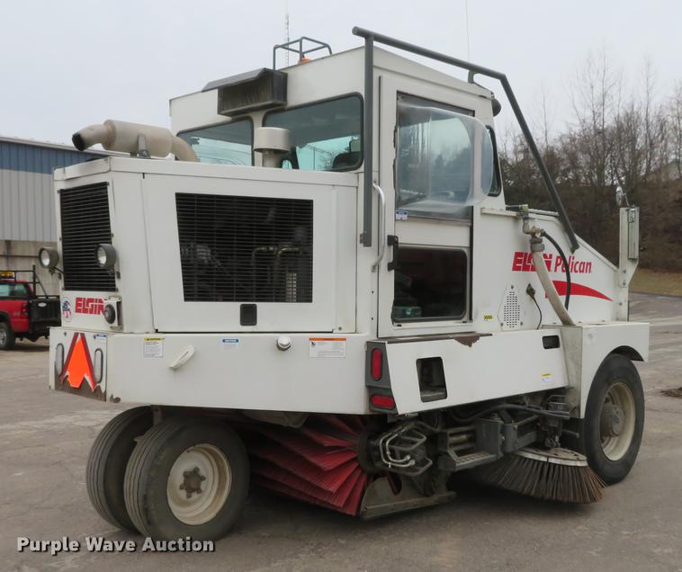 image for item DG3876 2006 Elgin Pelican street sweeper