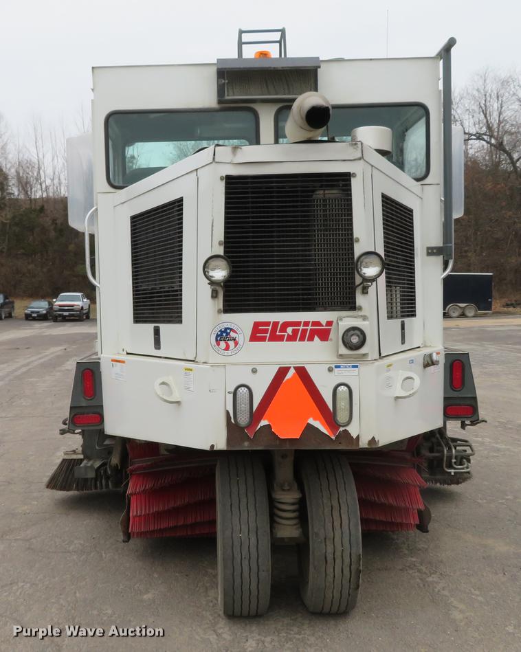 image for item DG3876 2006 Elgin Pelican street sweeper