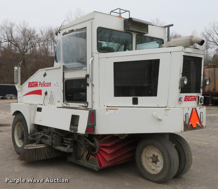 image for item DG3876 2006 Elgin Pelican street sweeper
