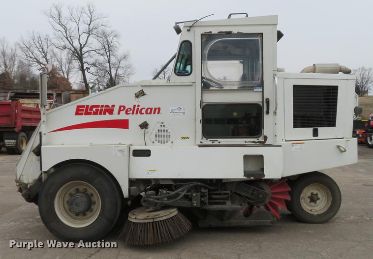 image for item DG3876 2006 Elgin Pelican street sweeper