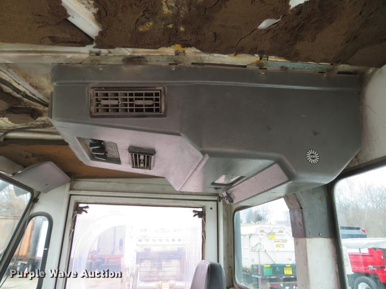 image for item DG3876 2006 Elgin Pelican street sweeper