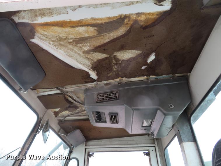 image for item DG3876 2006 Elgin Pelican street sweeper