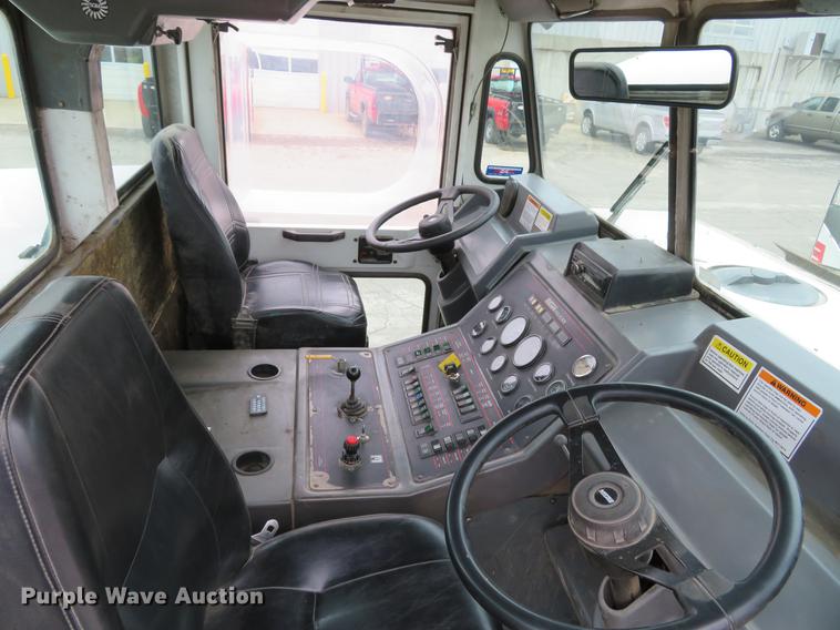 image for item DG3876 2006 Elgin Pelican street sweeper