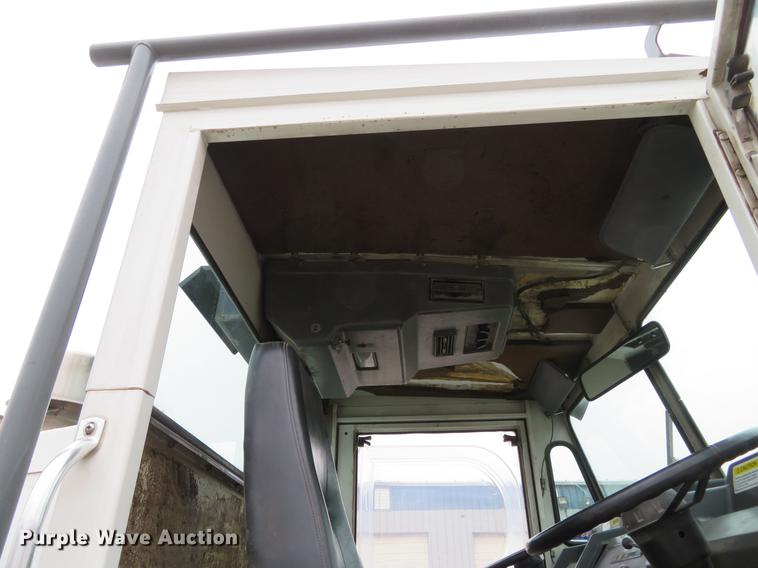 image for item DG3876 2006 Elgin Pelican street sweeper