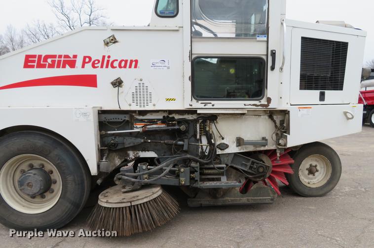 image for item DG3876 2006 Elgin Pelican street sweeper