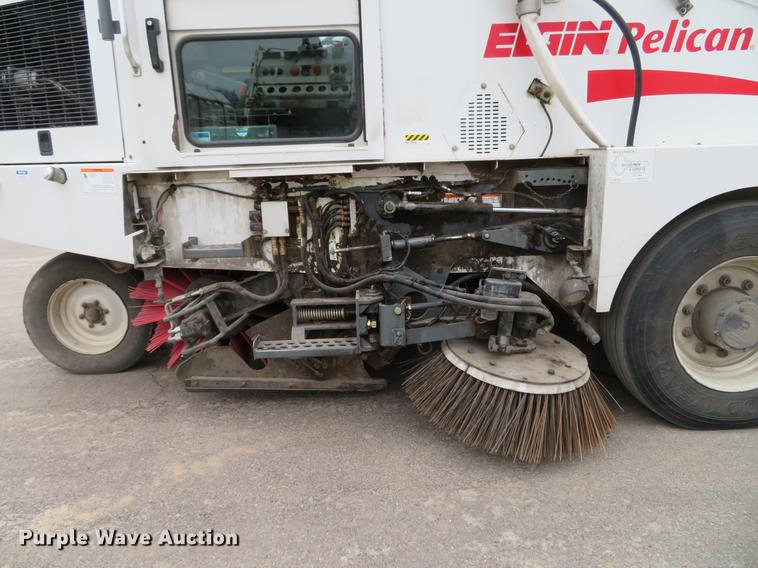 image for item DG3876 2006 Elgin Pelican street sweeper