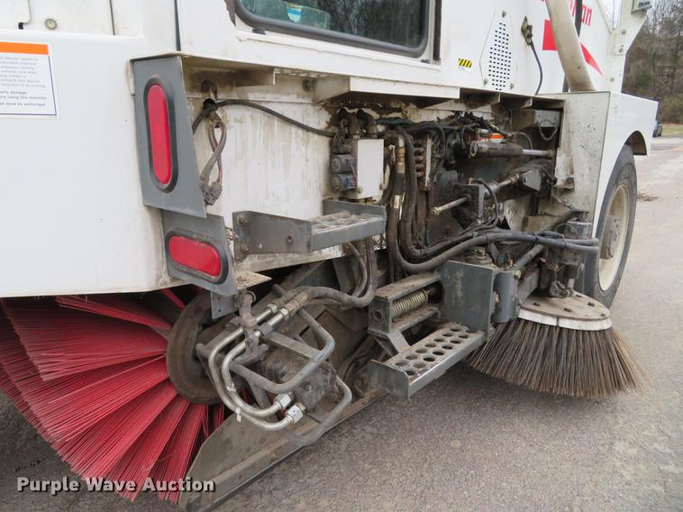 image for item DG3876 2006 Elgin Pelican street sweeper