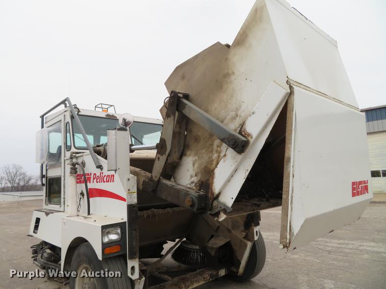 image for item DG3876 2006 Elgin Pelican street sweeper